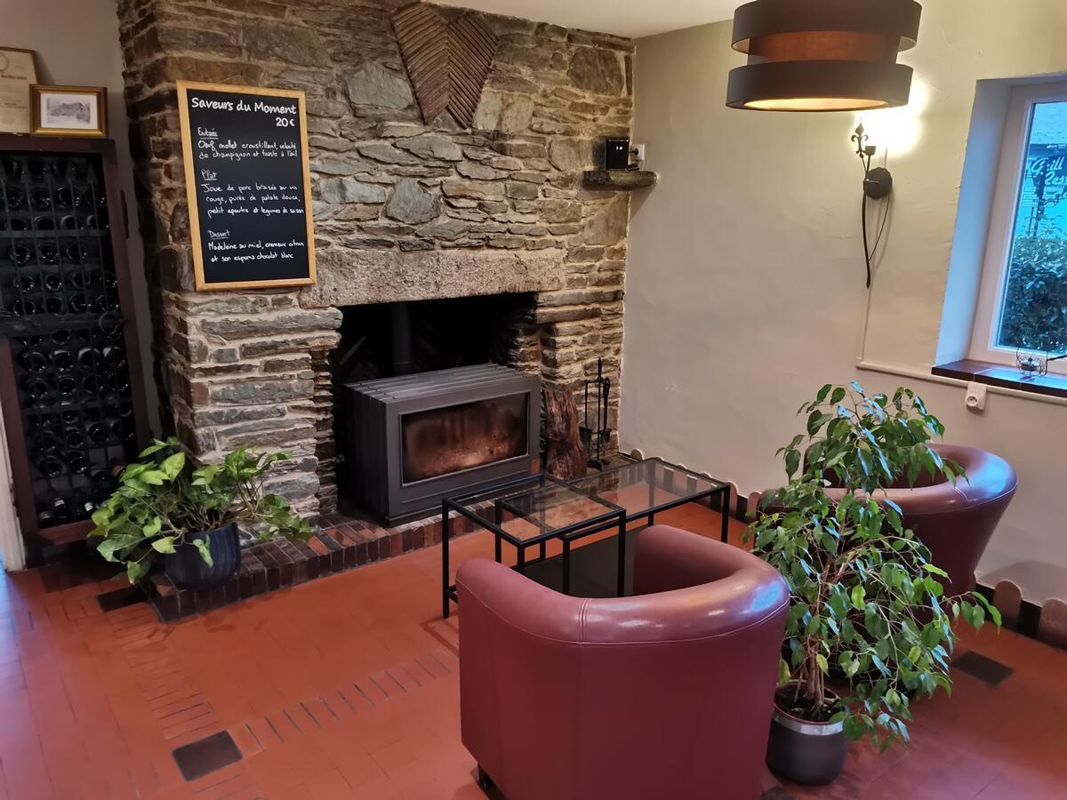 Logis Hotel Le Relais De La Poste Restaurant Le Fil Du Temps Thury-Harcourt-le-Hom 외부 사진