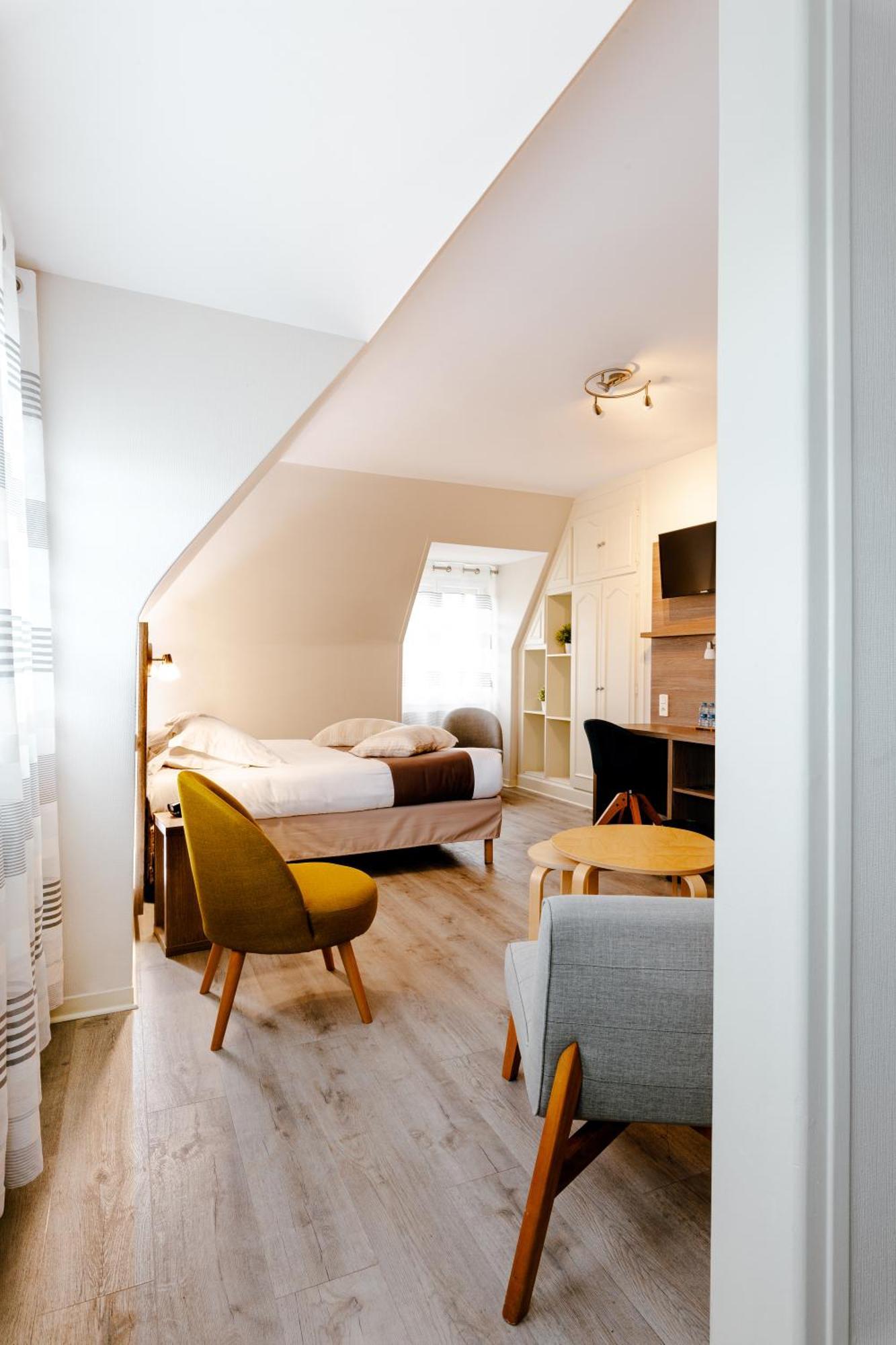 Logis Hotel Le Relais De La Poste Restaurant Le Fil Du Temps Thury-Harcourt-le-Hom 외부 사진