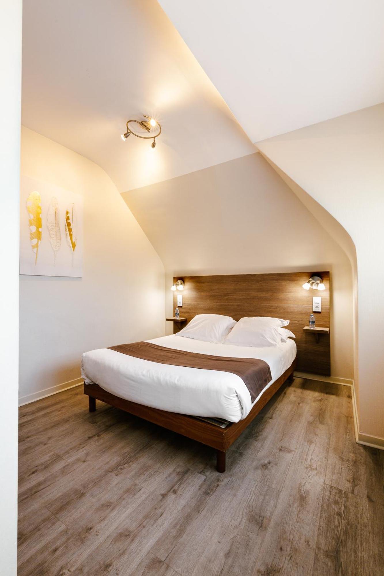 Logis Hotel Le Relais De La Poste Restaurant Le Fil Du Temps Thury-Harcourt-le-Hom 외부 사진