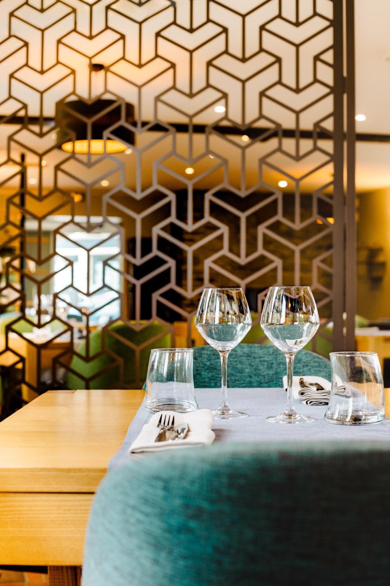 Logis Hotel Le Relais De La Poste Restaurant Le Fil Du Temps Thury-Harcourt-le-Hom 외부 사진