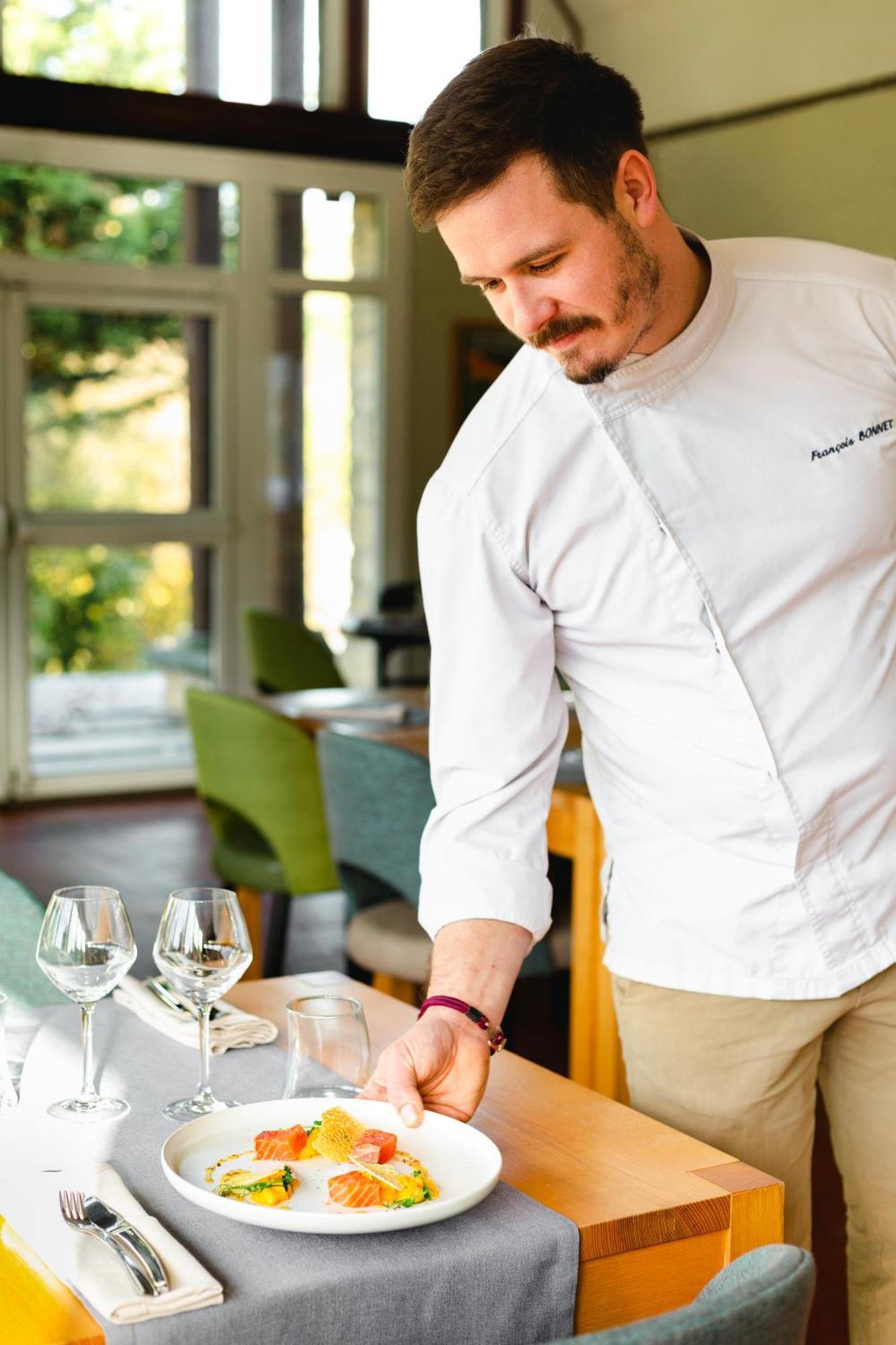 Logis Hotel Le Relais De La Poste Restaurant Le Fil Du Temps Thury-Harcourt-le-Hom 외부 사진