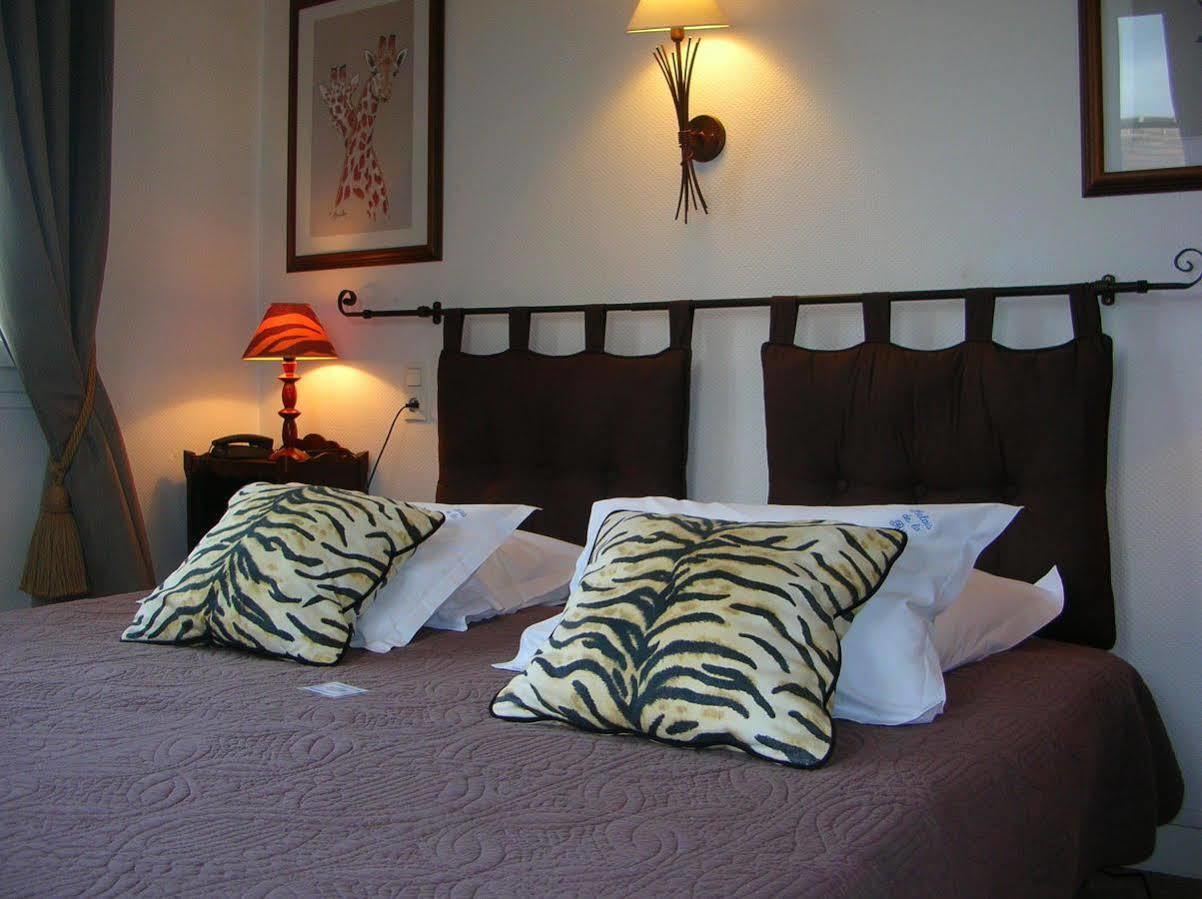 Logis Hotel Le Relais De La Poste Restaurant Le Fil Du Temps Thury-Harcourt-le-Hom 외부 사진