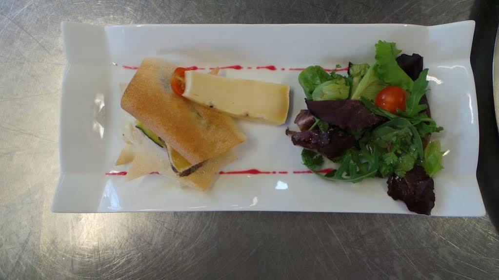 Logis Hotel Le Relais De La Poste Restaurant Le Fil Du Temps Thury-Harcourt-le-Hom 외부 사진