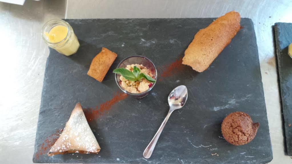 Logis Hotel Le Relais De La Poste Restaurant Le Fil Du Temps Thury-Harcourt-le-Hom 외부 사진