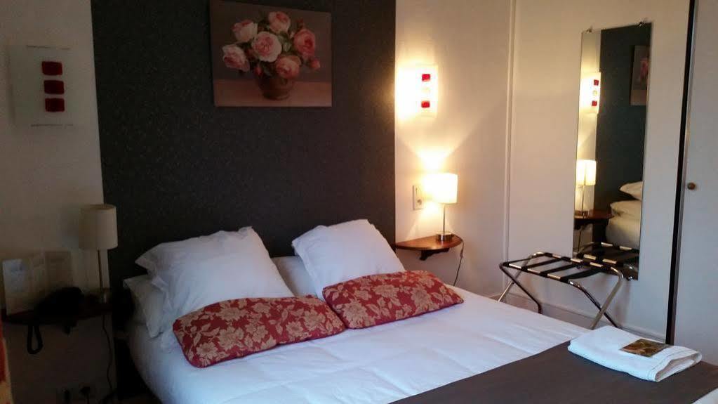 Logis Hotel Le Relais De La Poste Restaurant Le Fil Du Temps Thury-Harcourt-le-Hom 외부 사진